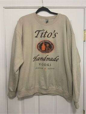 Tito’s Vodka Logo Women’s XL Crewneck Sweater - Beige